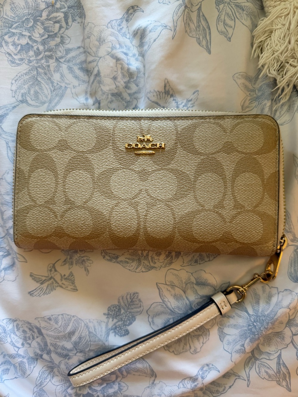 Coach Khaki Signature Canvas Zip Wristlet with Chalk Trim - Picture 2 of 12
